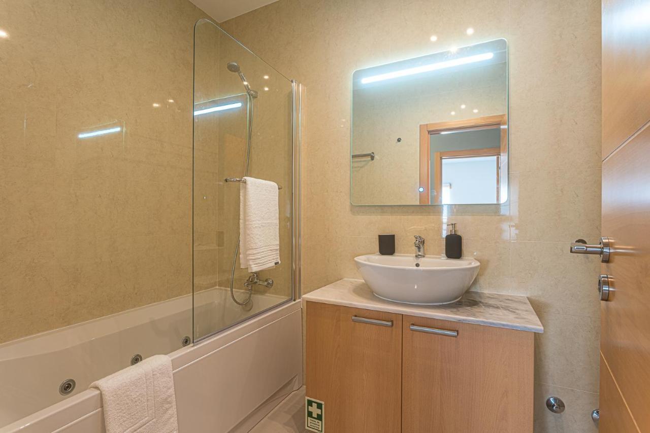 Ferienwohnung Apartamento T3 Mar Azul Nazaré Exterior foto
